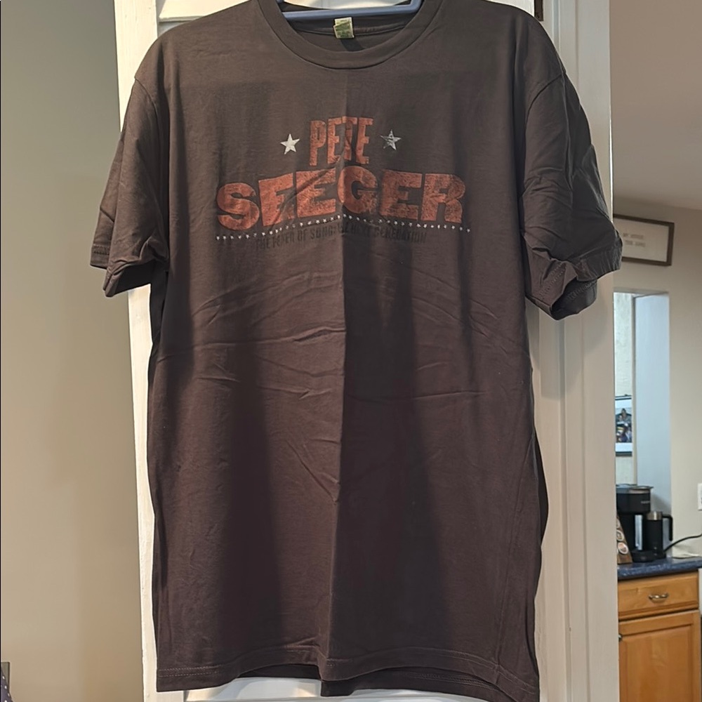 Pete Seeger Graphic Tee - gray